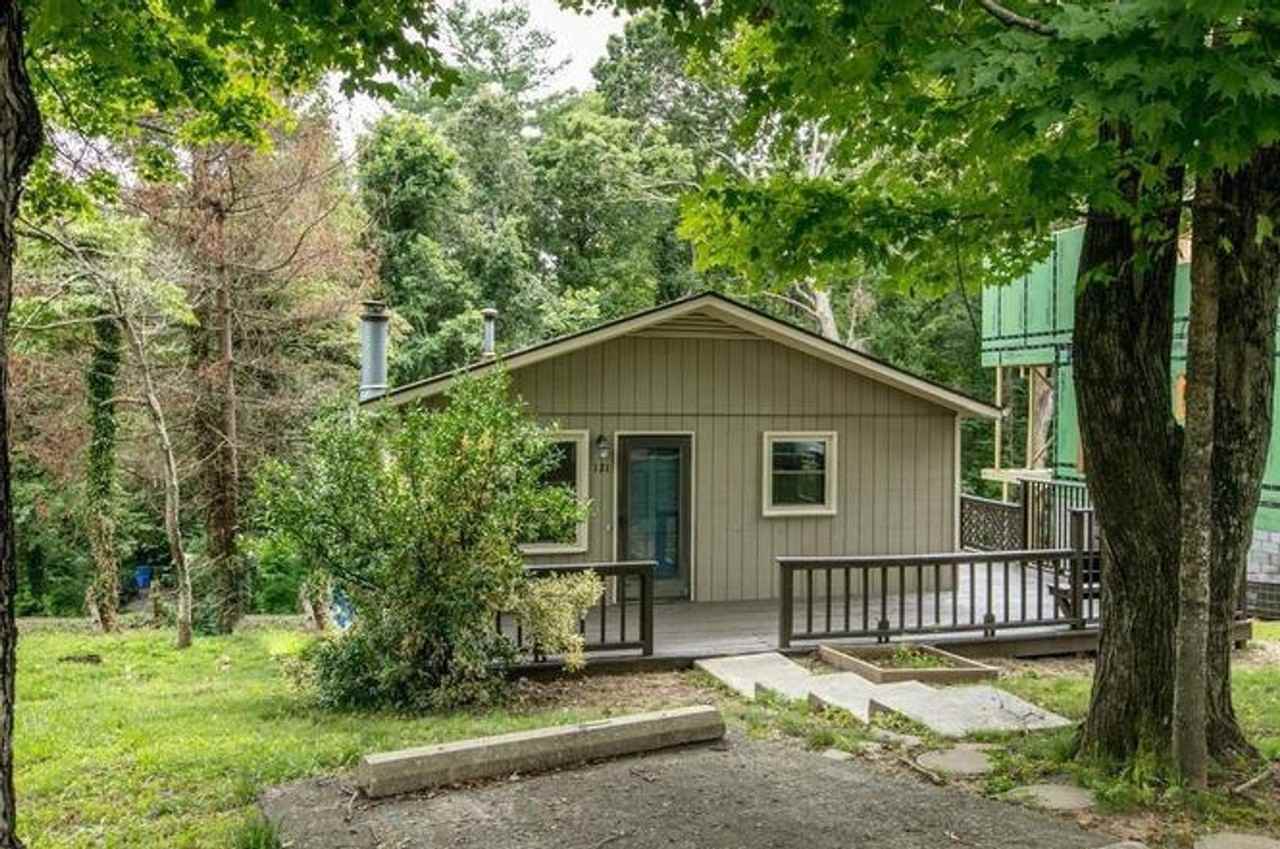 121 Chatham Rd - Photo 3 of 9