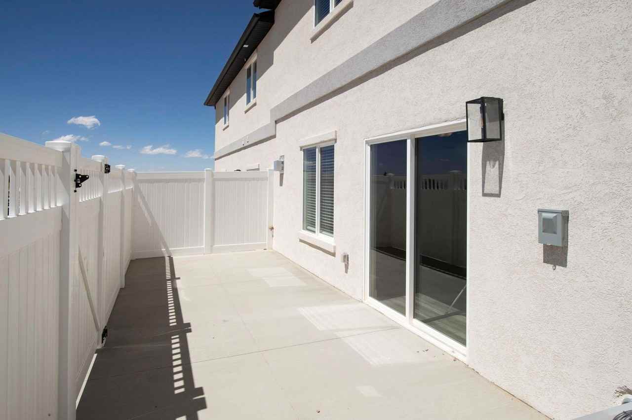 668 E Fiddlers Cove Dr #77 - Photo 3 of 24