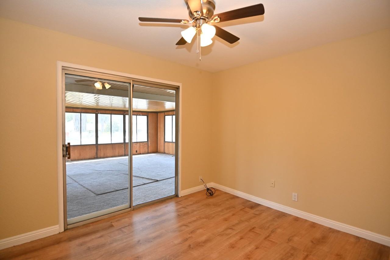 398 Roan St - Photo 5 of 32