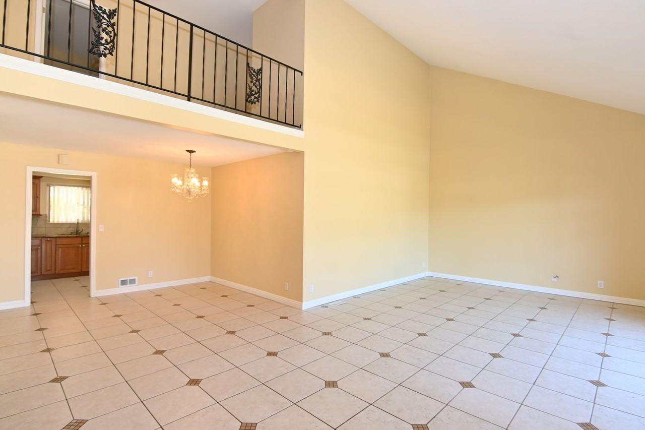 398 Roan St - Photo 6 of 32