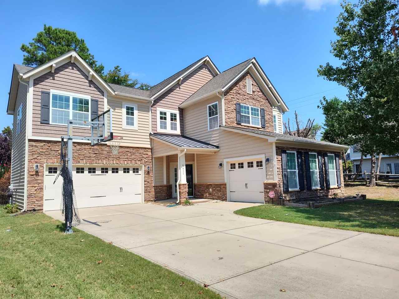 8611 Burnside Ln - Photo 3 of 39