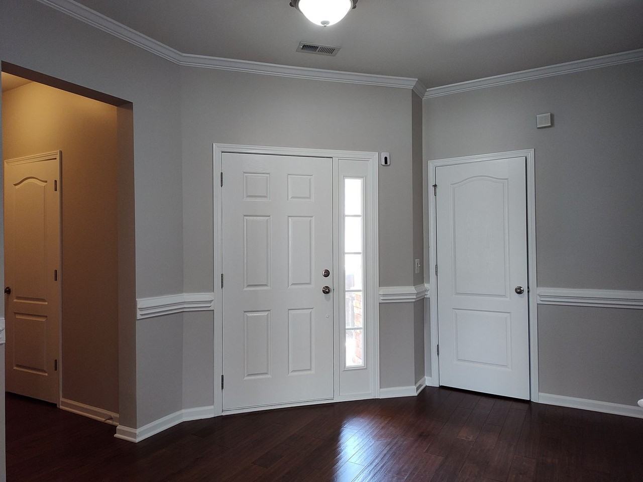 8611 Burnside Ln - Photo 4 of 39