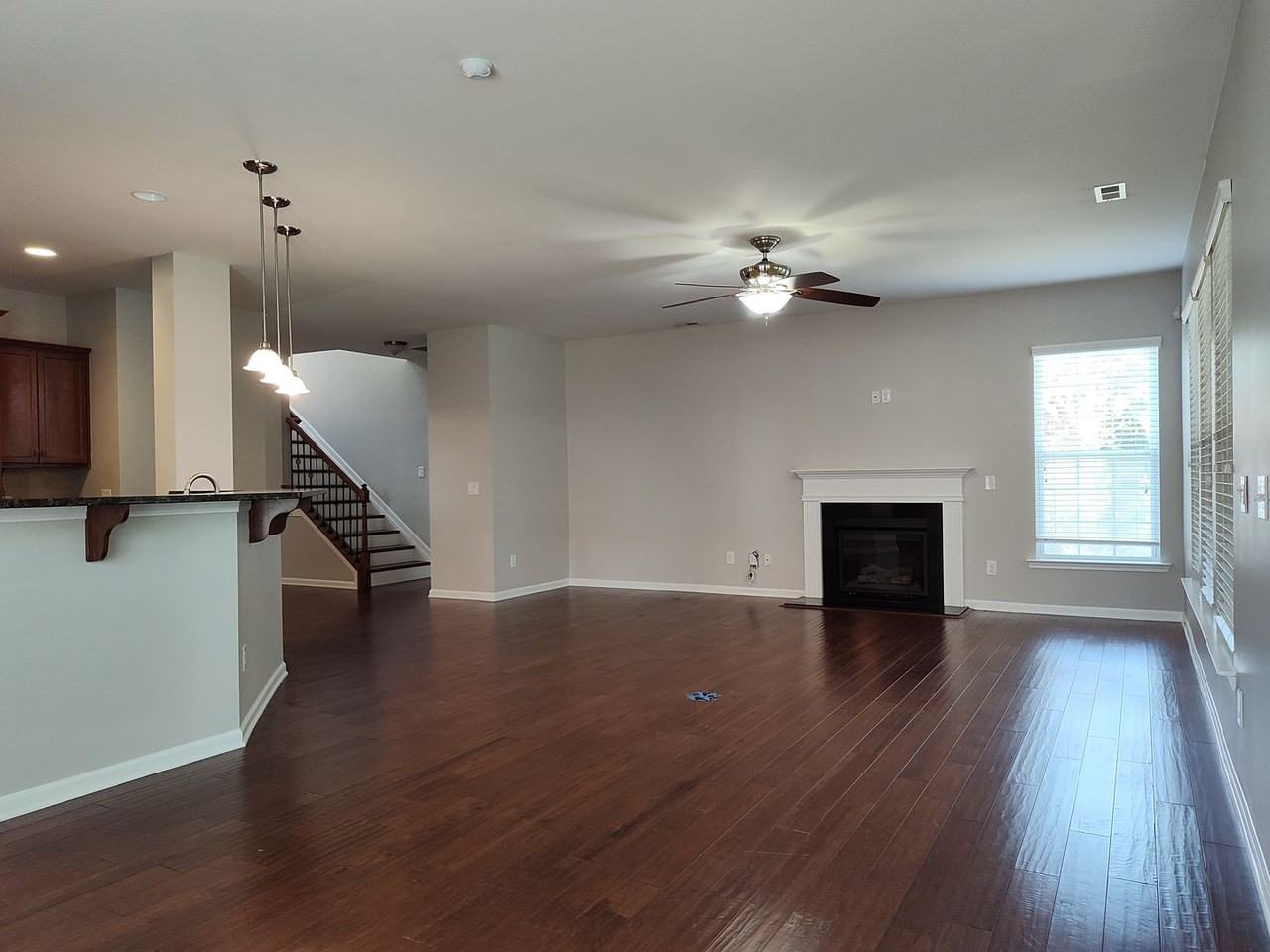 8611 Burnside Ln - Photo 5 of 39