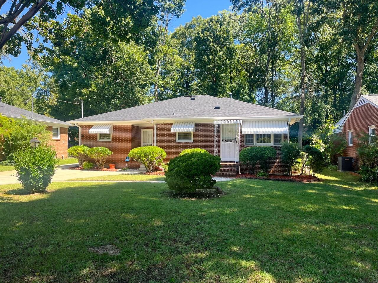 1703 Pichard St - Photo 2 of 40