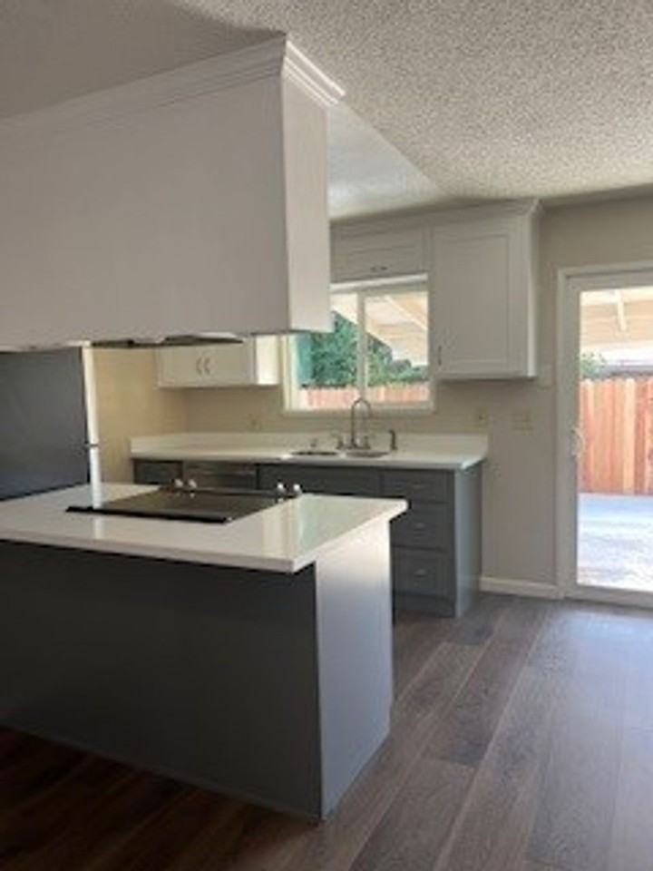 330 Beamer St - Photo 4 of 14