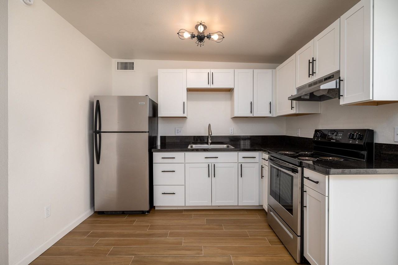 North Central (Stone and Limberlost), 2 bedroom, 1 bath duplexes, large fenced yards with a/c! - Photo 4 of 18