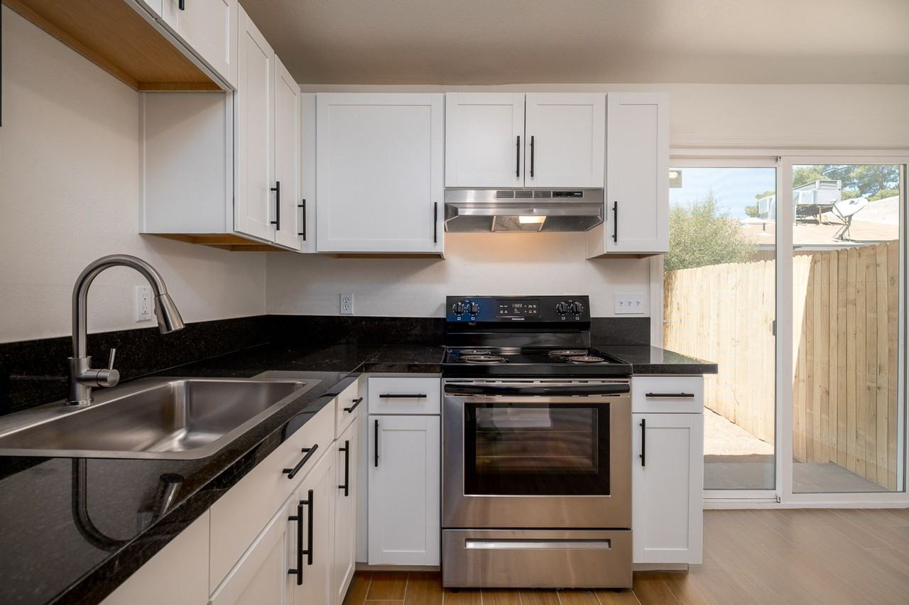 North Central (Stone and Limberlost), 2 bedroom, 1 bath duplexes, large fenced yards with a/c! - Photo 5 of 18