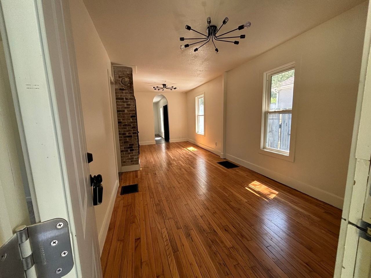 1529 Harvard Ave - Photo 2 of 16