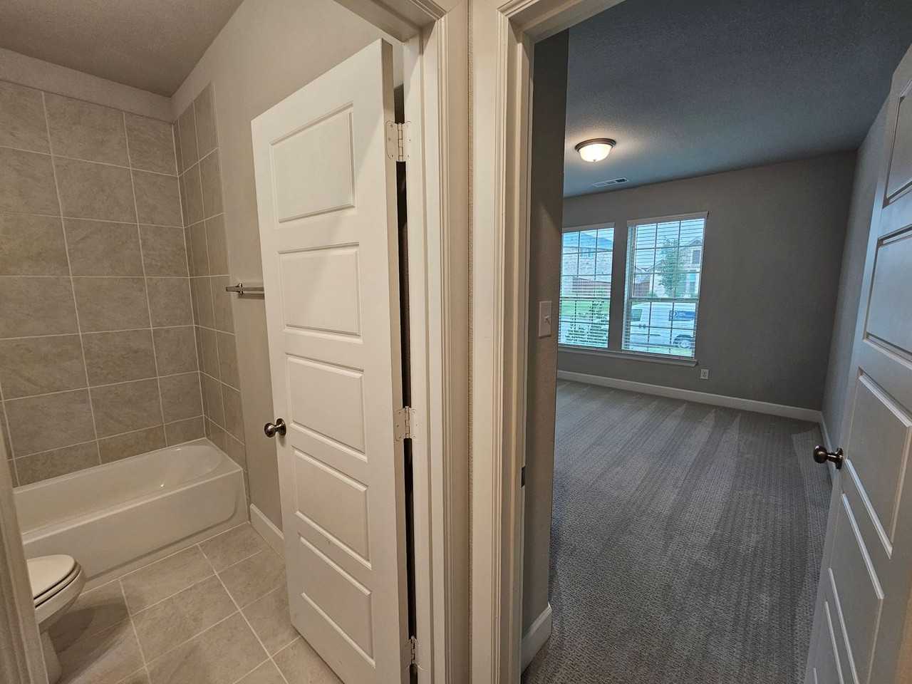 1740 Jamestown Dr - Photo 7 of 50