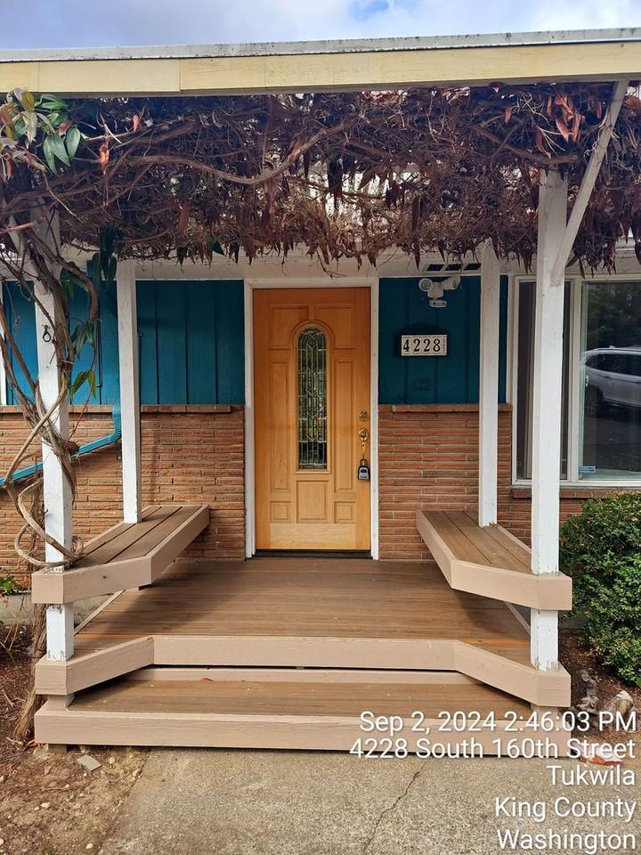 4228 S 160th St - Photo 2 of 43