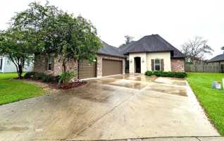 featured image of 43283 Pond View Dr