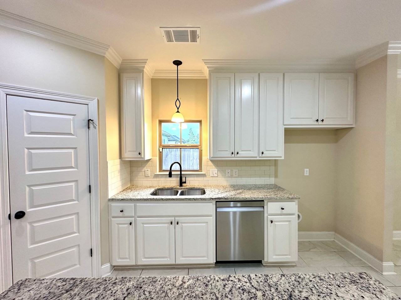 43283 Pond View Dr - Photo 2 of 29