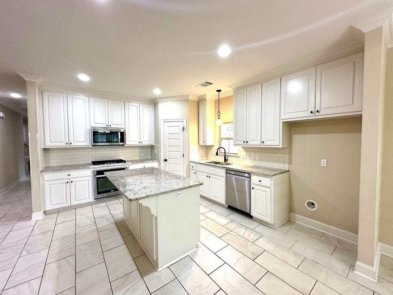 43283 Pond View Dr - Photo 5 of 29