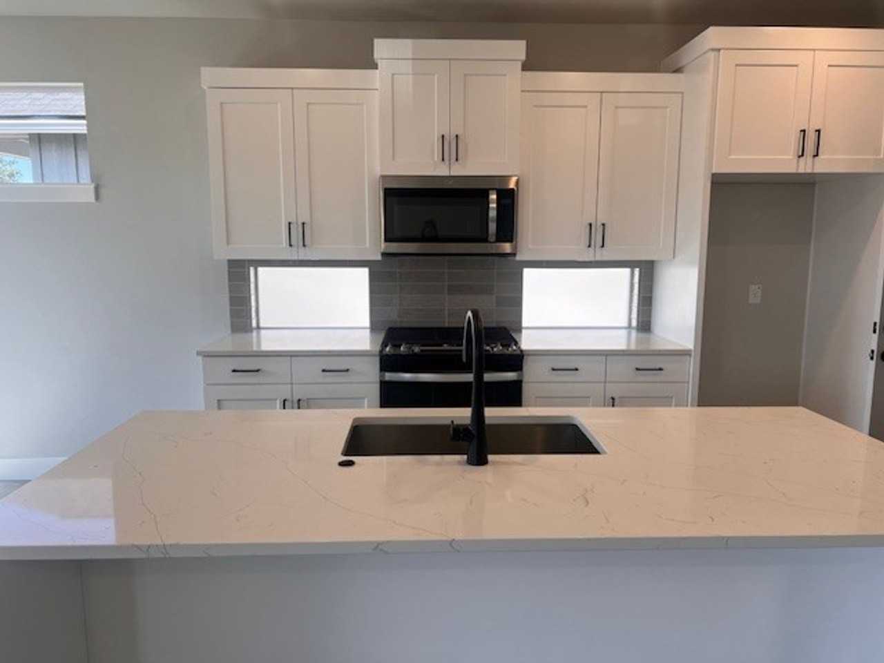 20864 Southeast Denver Drive - Photo 3 of 19