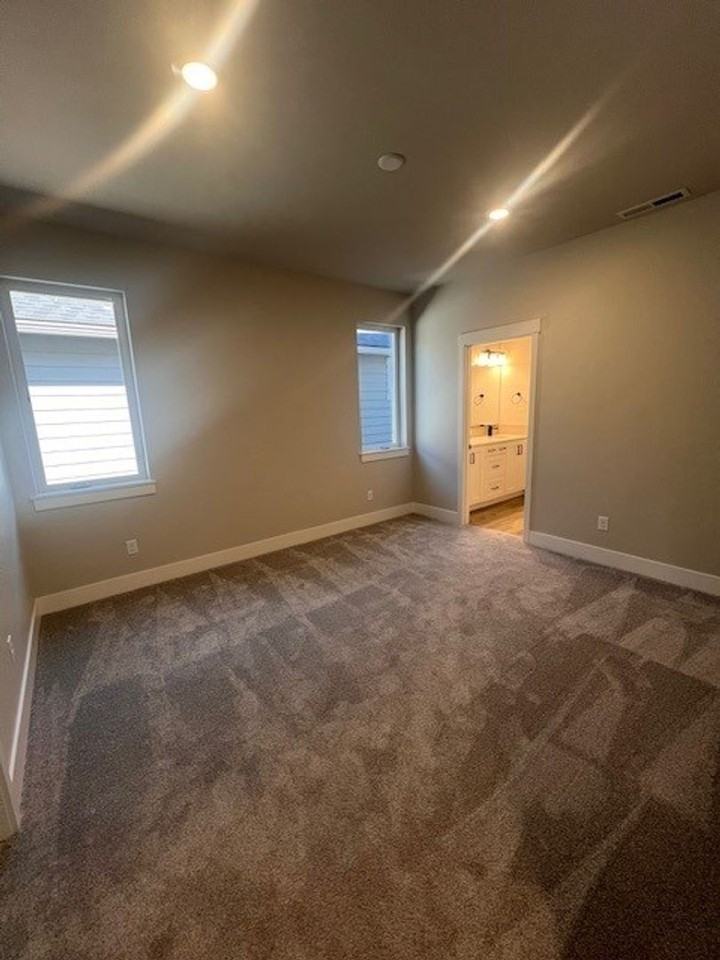 20864 Southeast Denver Drive - Photo 5 of 19