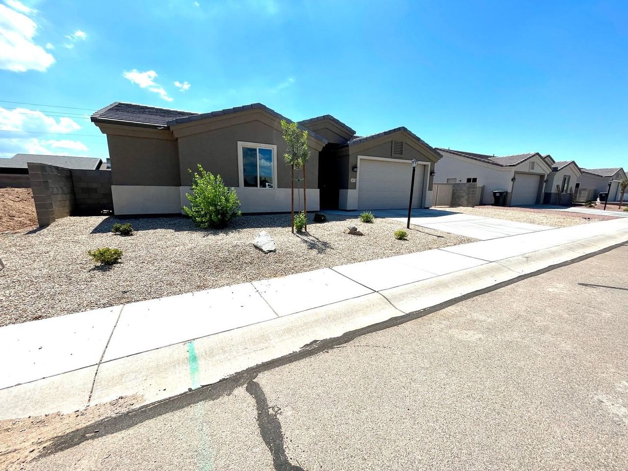 2478 Weatherwood Way - Photo 3 of 33