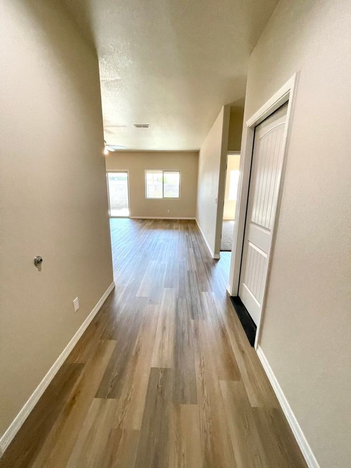 2478 Weatherwood Way - Photo 5 of 33
