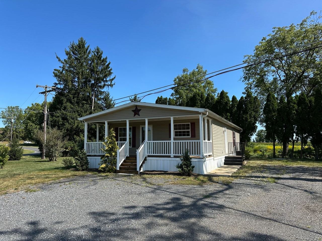 370 Bowers Rd - Photo 2 of 18