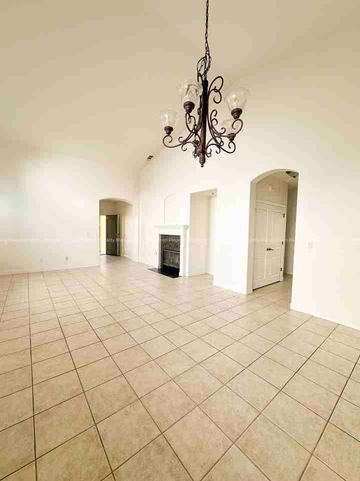 918 Louisa Ter #NA - Photo 2 of 26