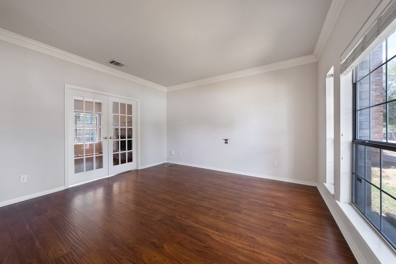 2421 Falcon Dr #NA - Photo 3 of 22