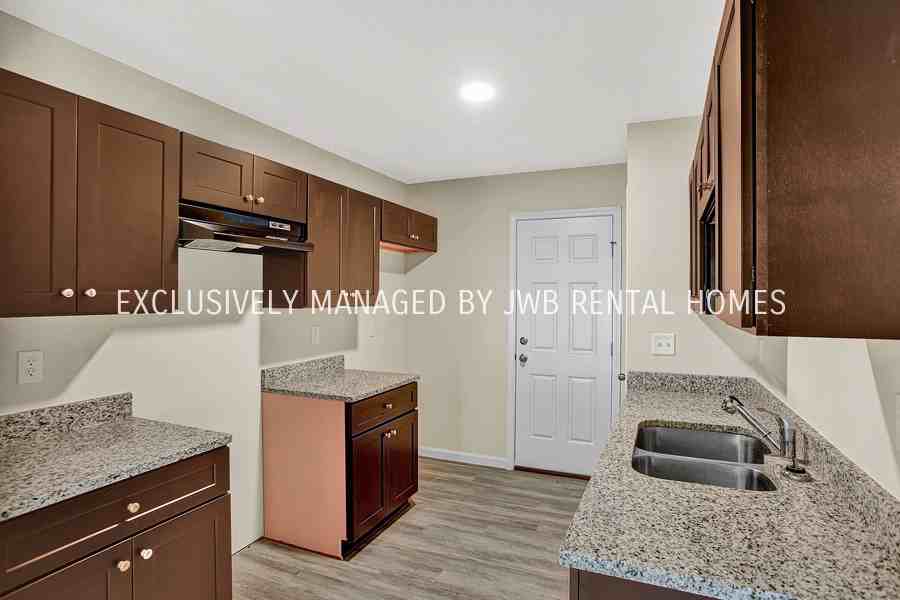 9353 Kentucky St - Photo 3 of 8