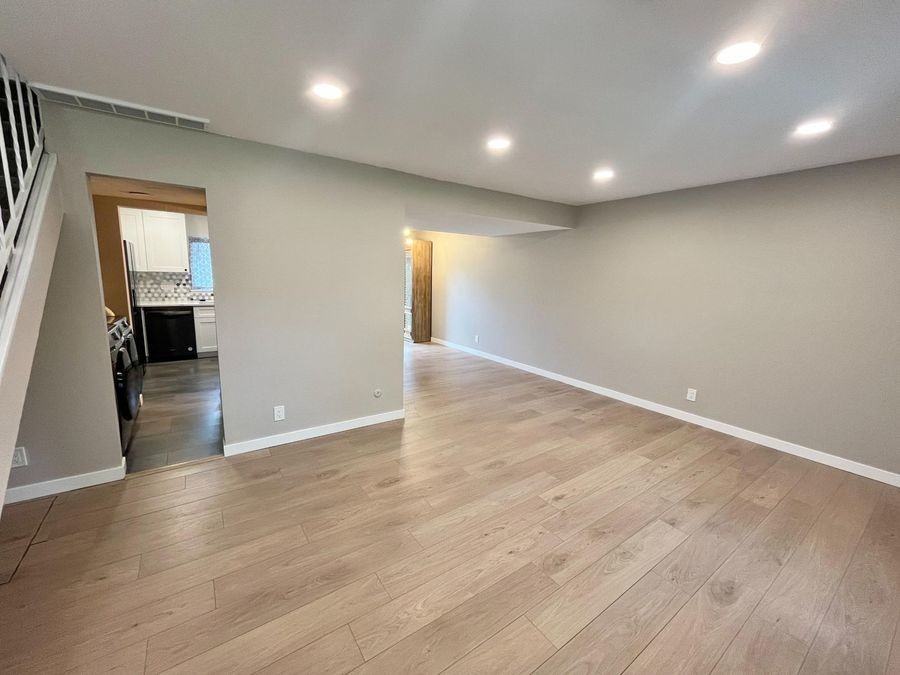 562 S Carr St - Photo 2 of 25