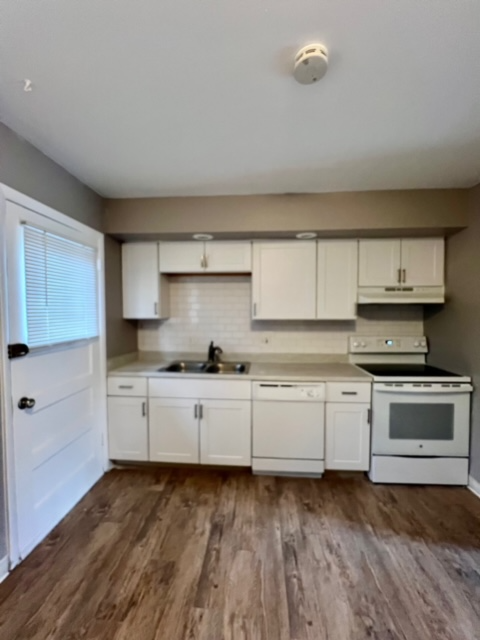 4564 Everett St - Photo 2 of 14