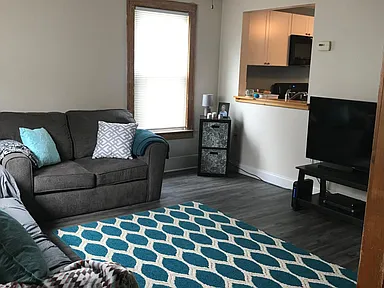 17 Middle St - Photo 2 of 10