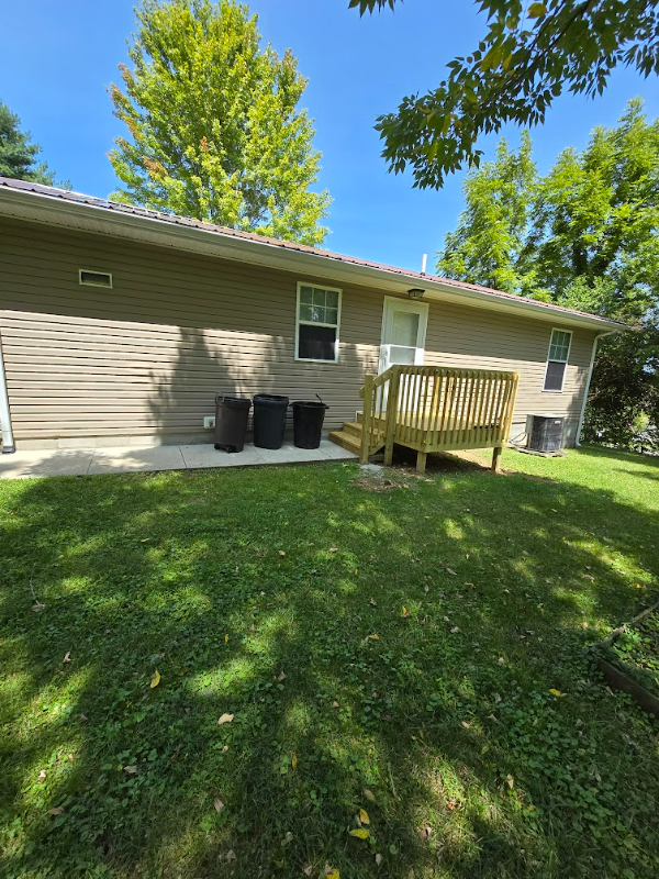 203 Center St - Photo 3 of 15