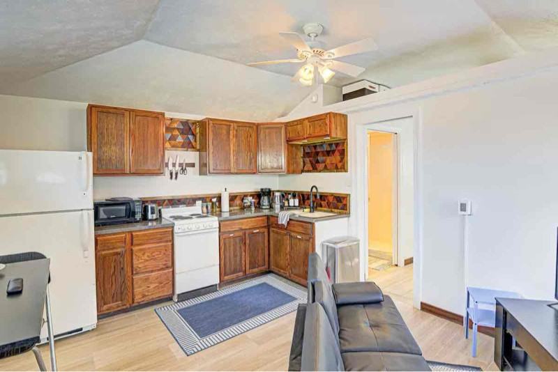 5169 Caroline Avenue