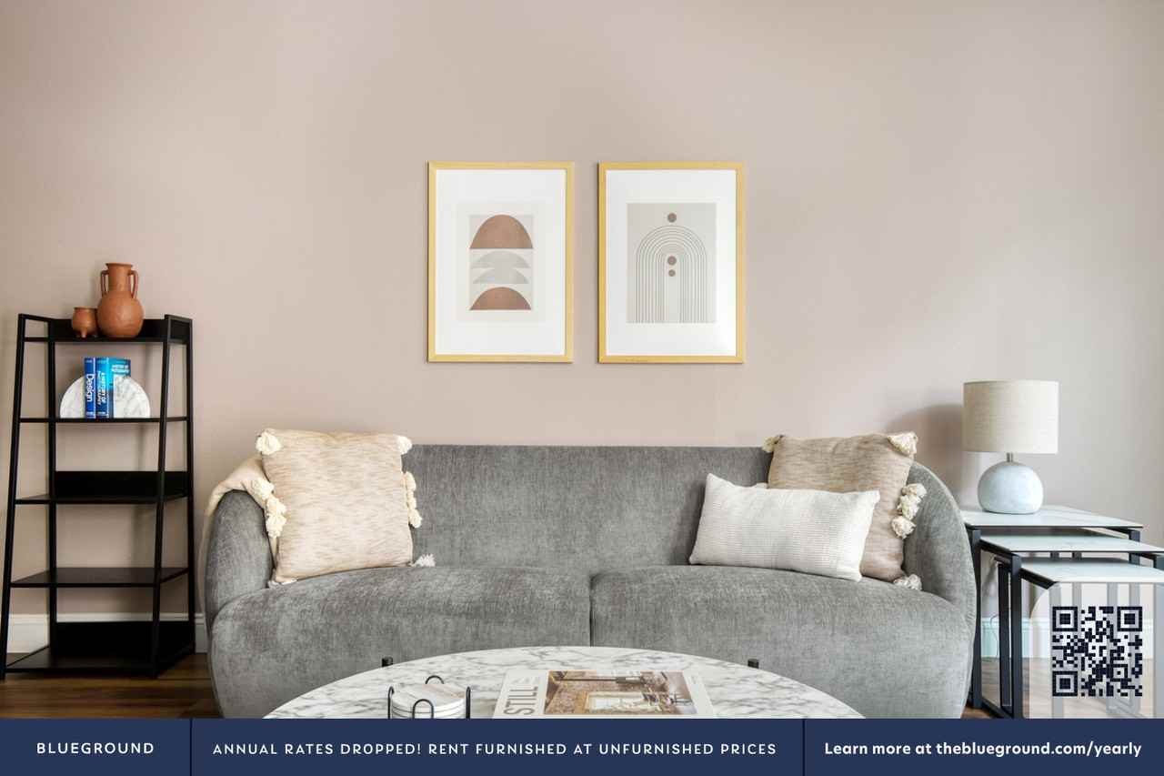 5710 Crescent Park East - Photo 4 of 42