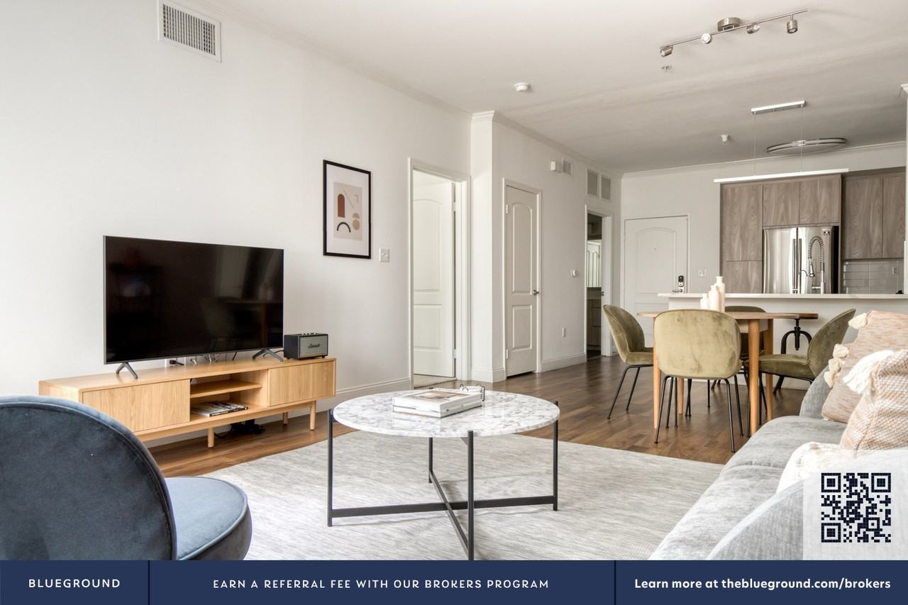 5710 Crescent Park East - Photo 5 of 42