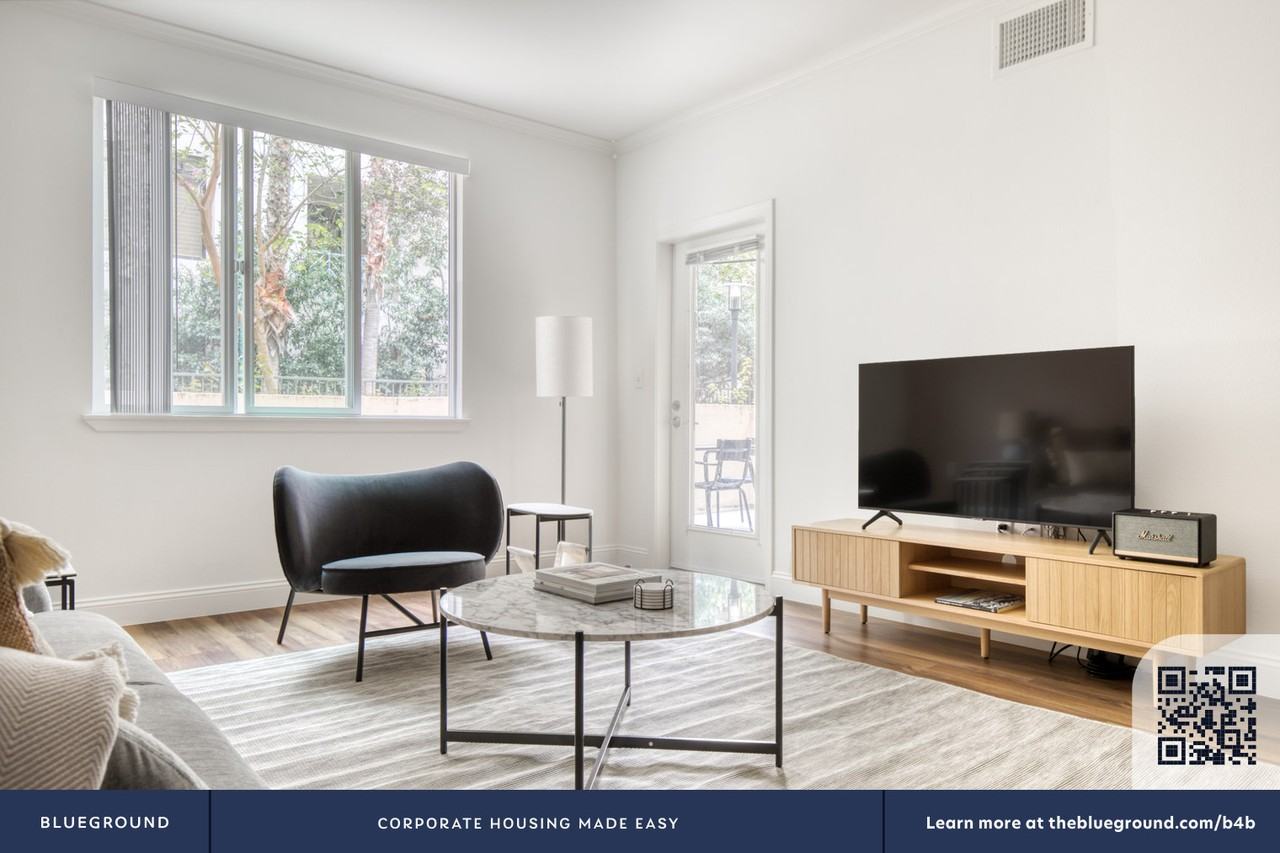 5710 Crescent Park East - Photo 6 of 42