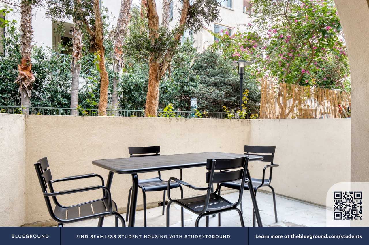 5710 Crescent Park East - Photo 7 of 42