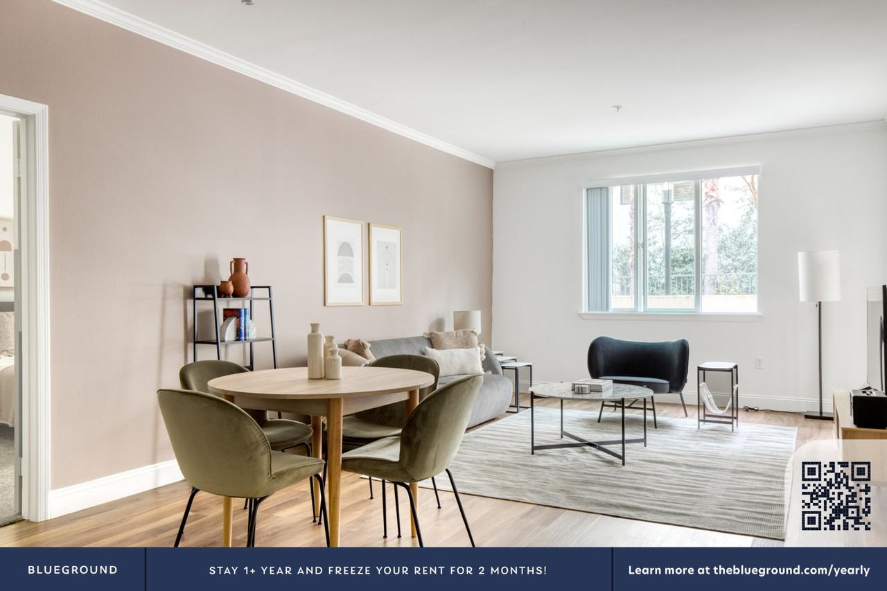 5710 Crescent Park East - Photo 7 of 70