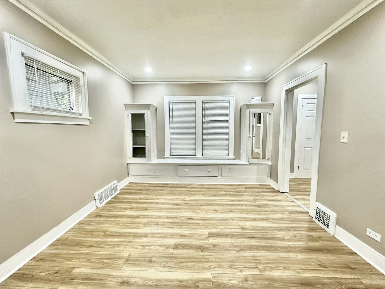12805 Watterson Avenue - Photo 3 of 15