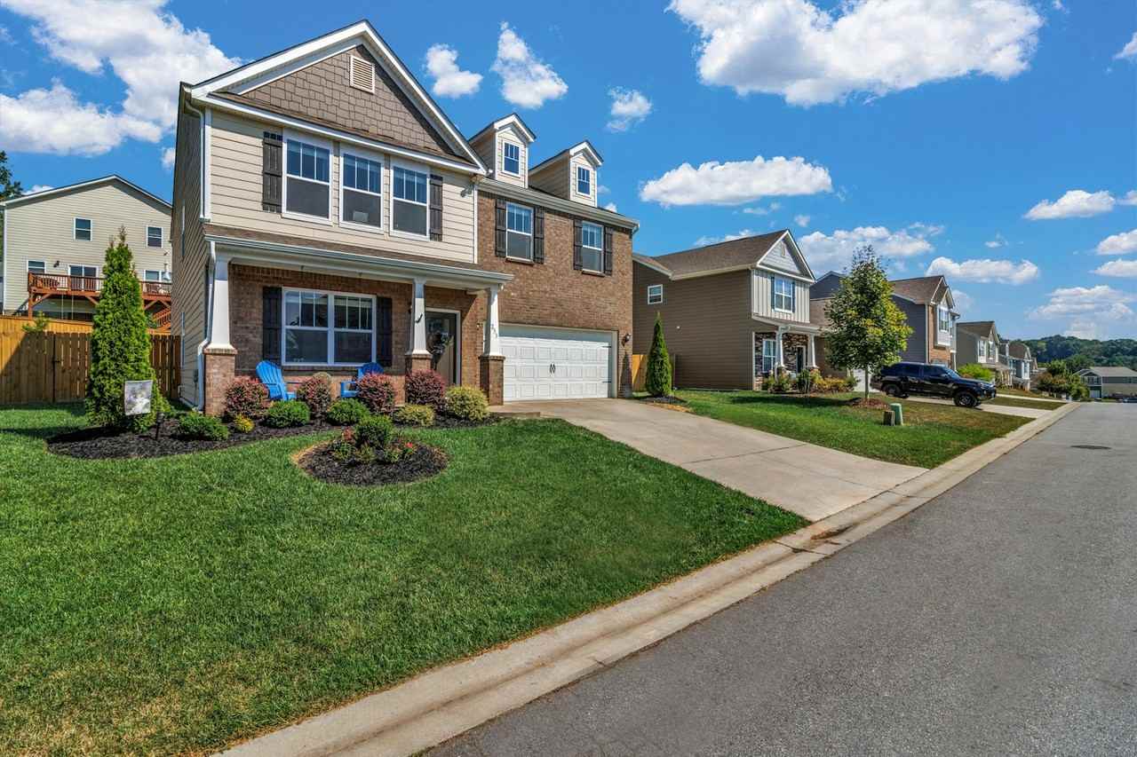 233 Marathon Lane - Photo 3 of 50