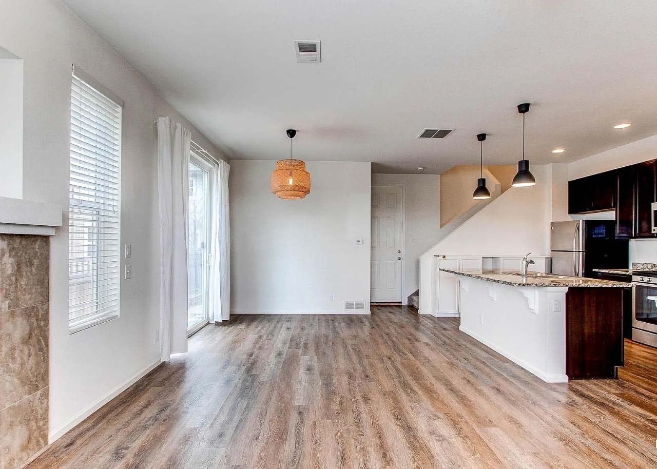8381 East 33rd Avenue - Photo 6 of 23