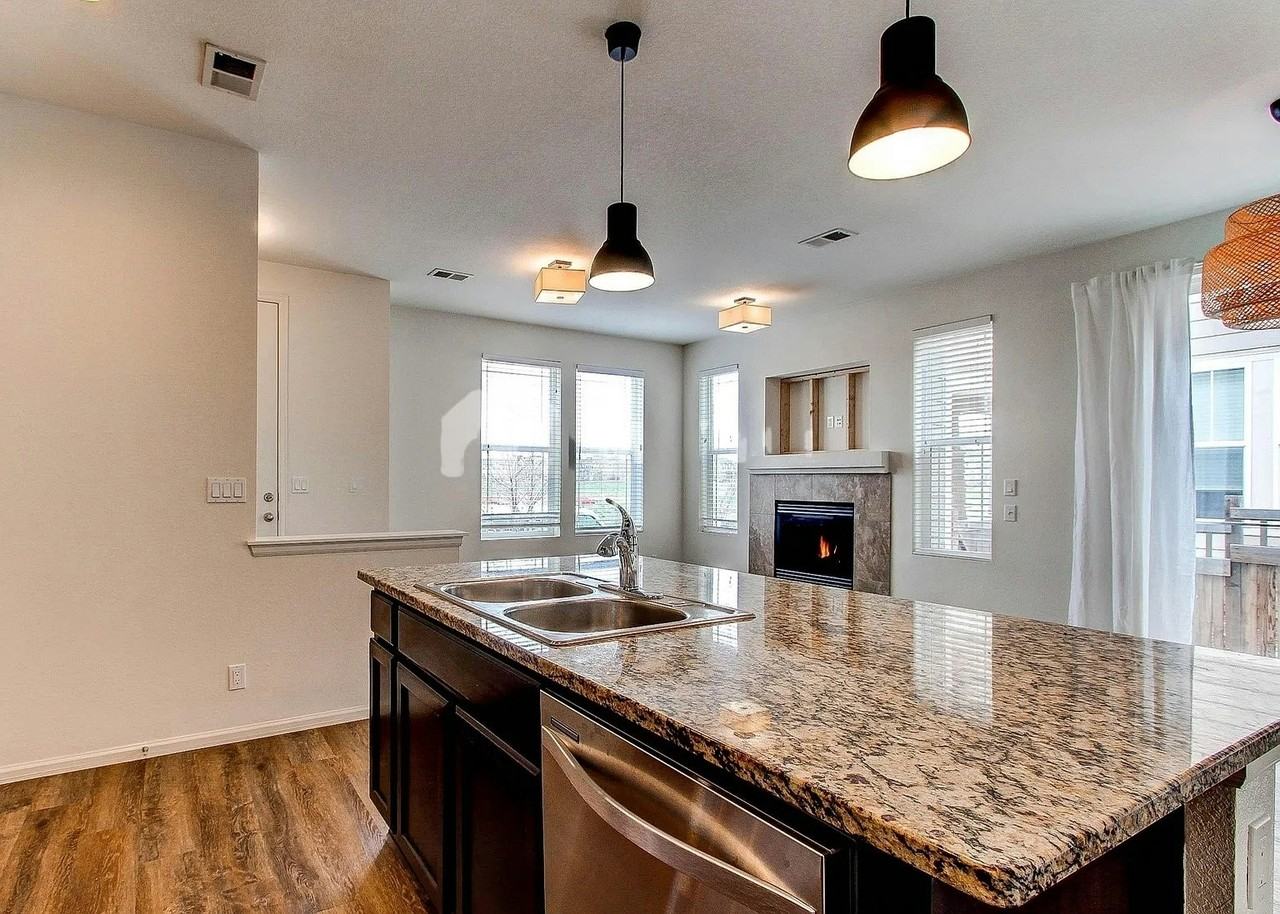 8381 East 33rd Avenue - Photo 7 of 23