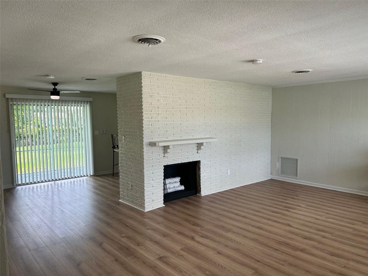 1250 Suwanee Rd - Photo 3 of 25