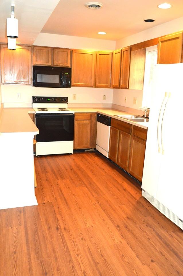 1421 Timber Brook Dr - Photo 3 of 11