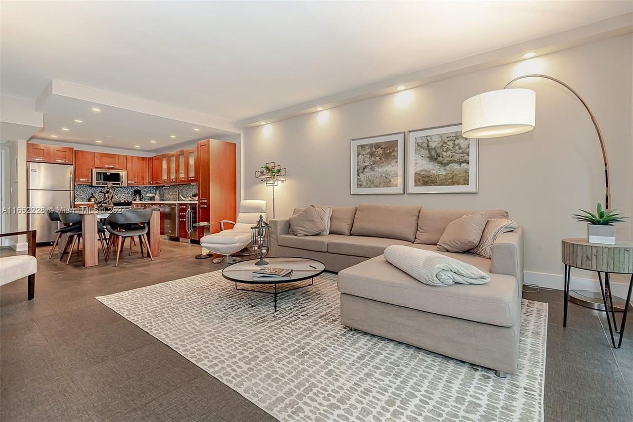 2301 Collins Ave #1216 - Photo 5 of 29