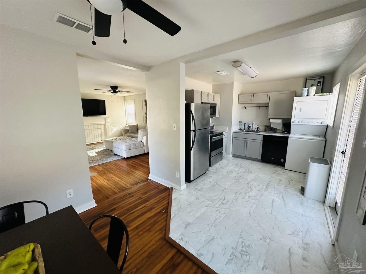 601 S 2nd St - Photo 5 of 13