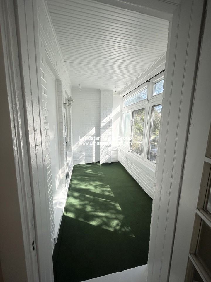 7460 N Greenview Ave #2 - Photo 3 of 12