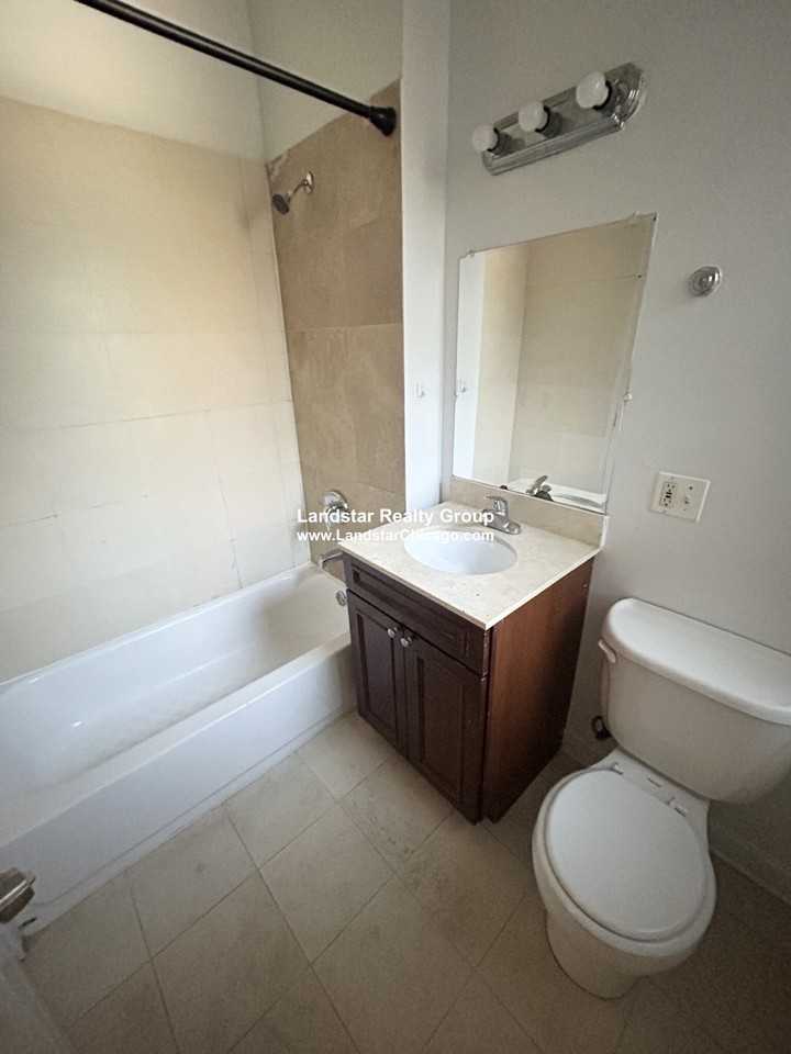 7460 N Greenview Ave #2 - Photo 5 of 12