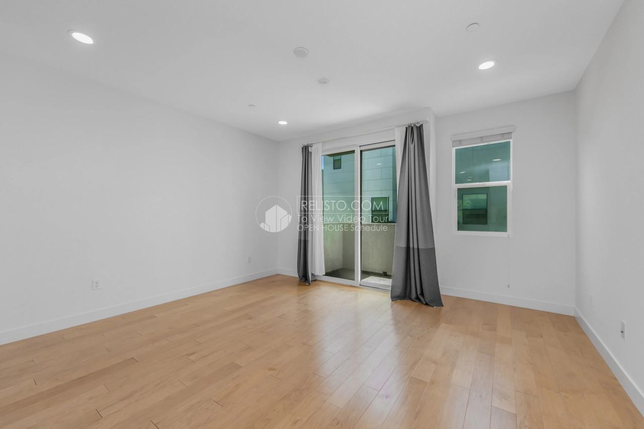 1413 Wood St - Photo 3 of 35