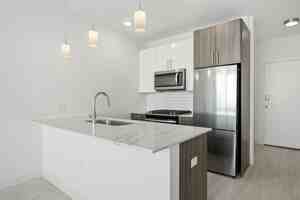 featured image of 808 S Michigan Ave #1-1