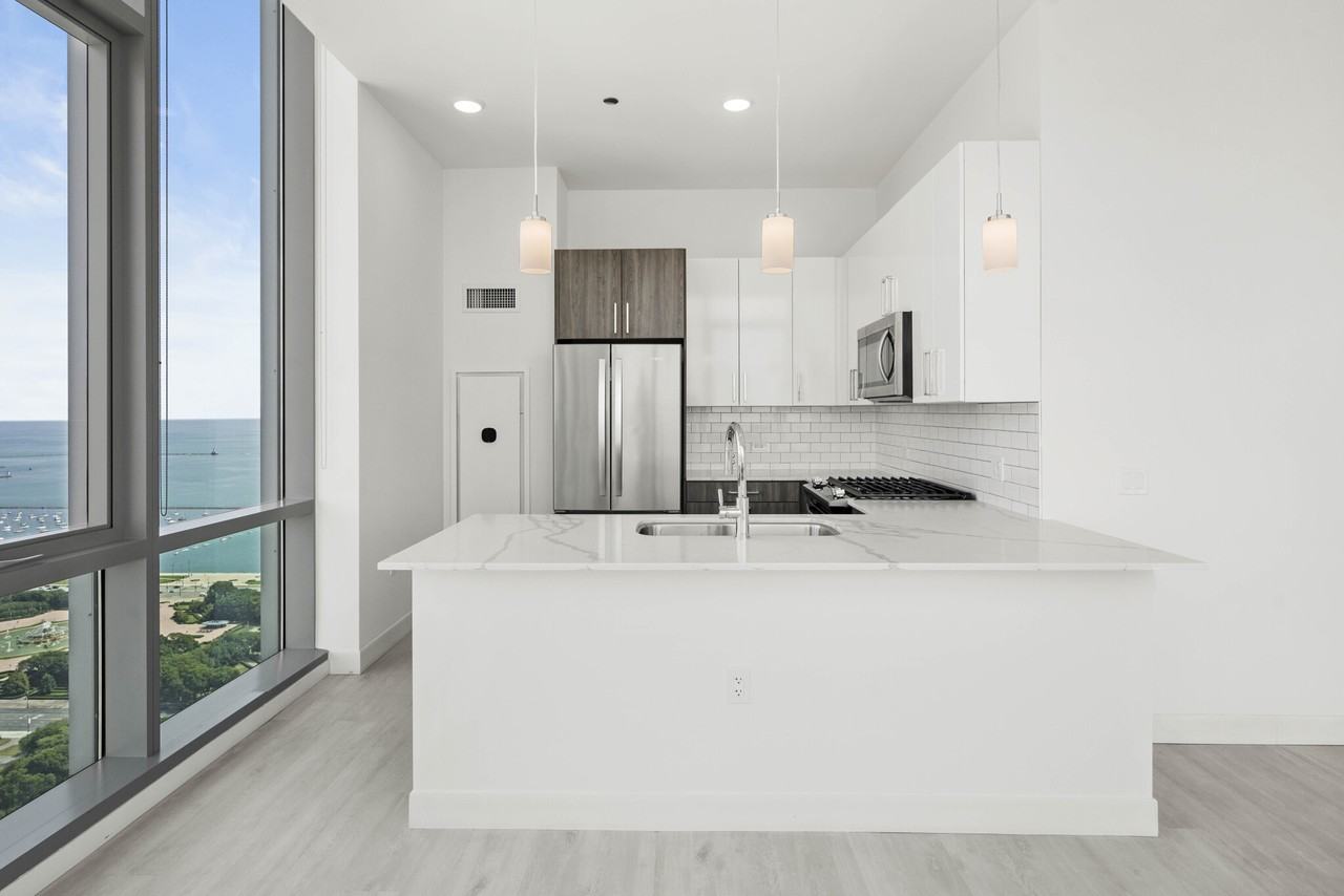 808 S Michigan Ave #2-2 - Photo 5 of 24