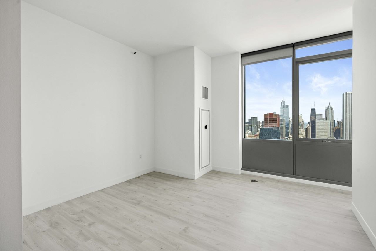 808 S Michigan Ave #3-2 - Photo 5 of 25