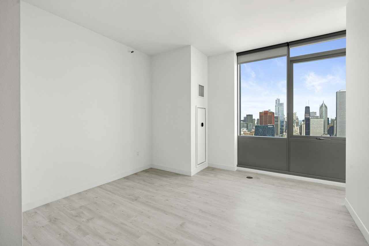 808 S Michigan Ave #4-3 - Photo 6 of 25